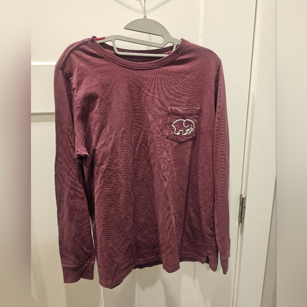 Ivory Ella Long Sleeve Pocket Tee Women’s Medium Maroon Elephant Logo Shirt
